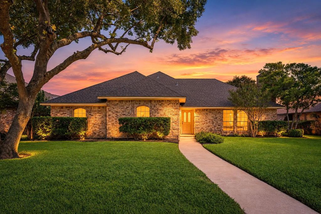 907 Rush Creek Drive, Allen