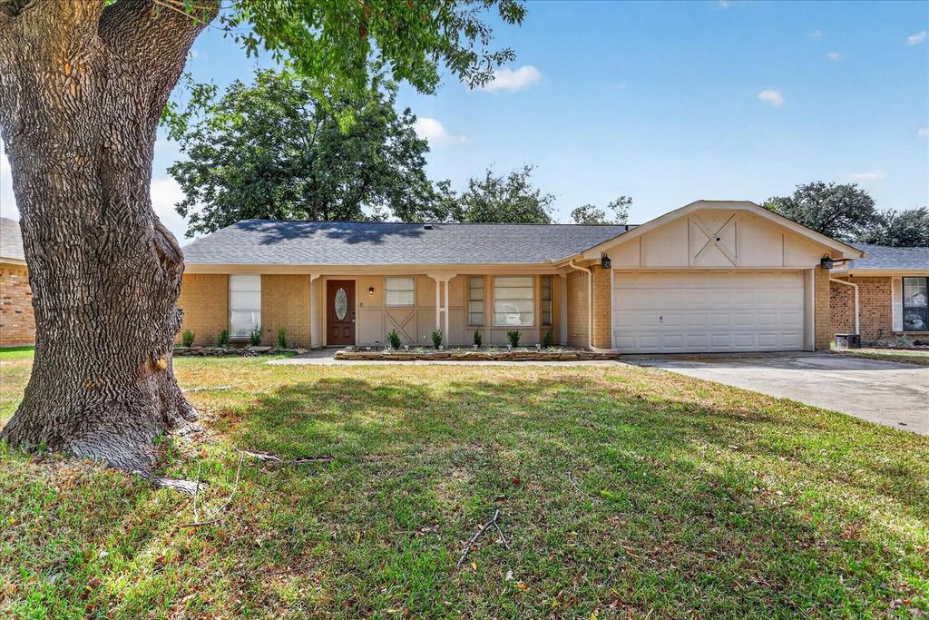 1016 Westminster Lane, Mansfield