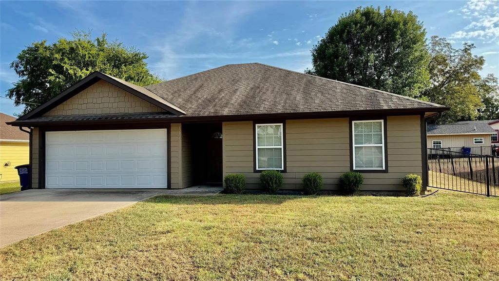 104 Herron Street, Farmersville