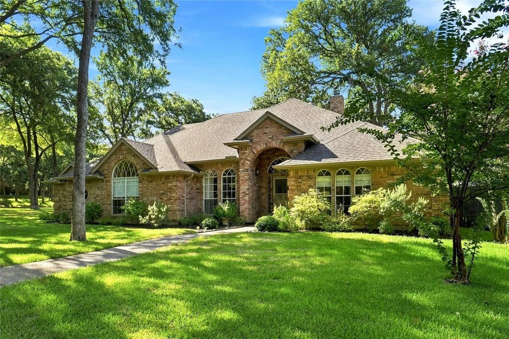 1630 Kingsmill Court, Keller
