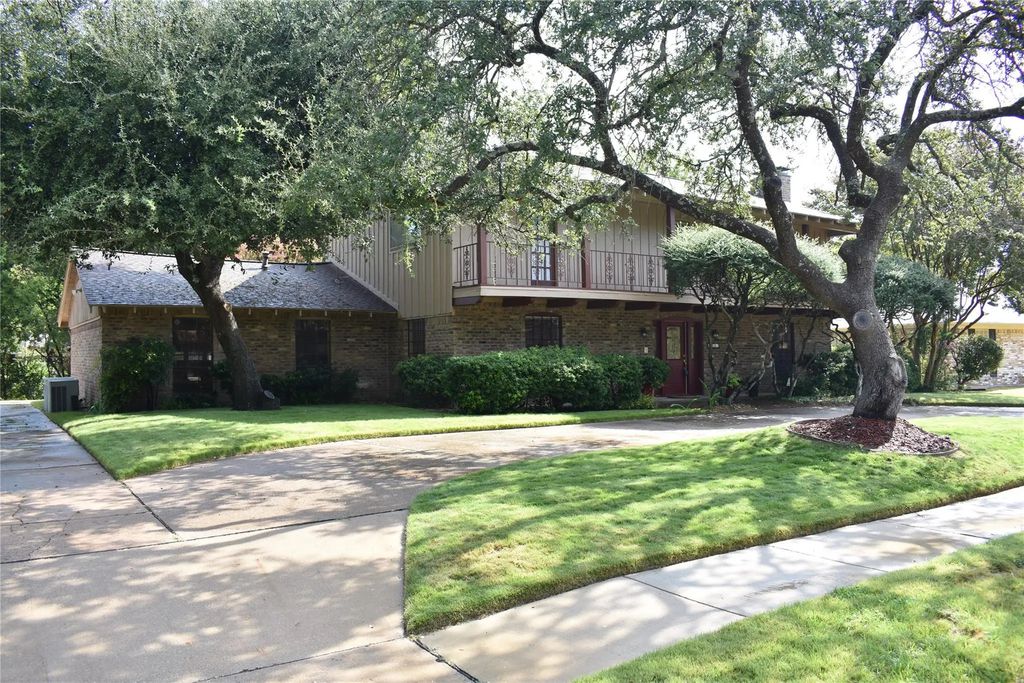 3003 Creekbend Drive, Plano