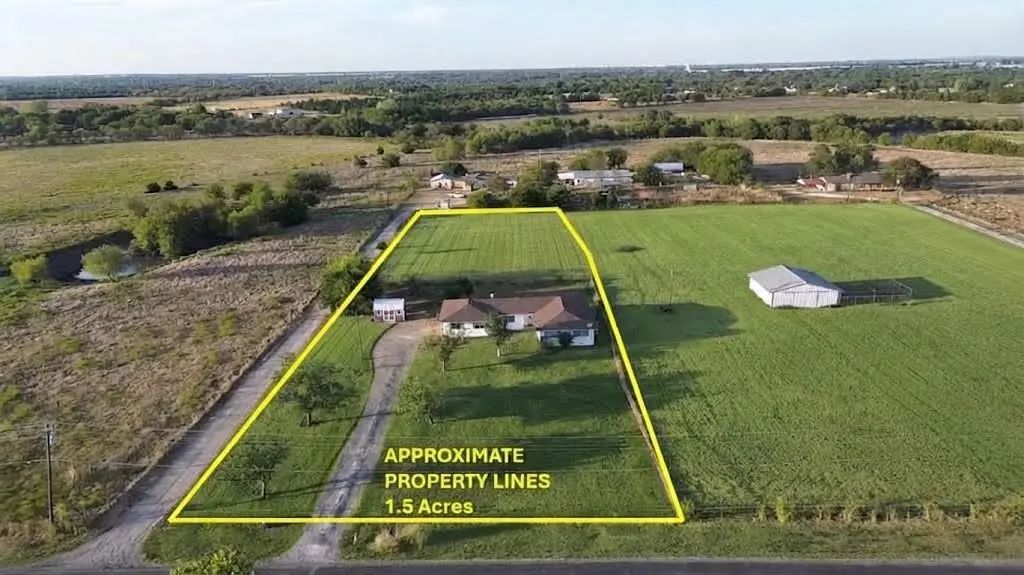 203 Farrar Road, Waxahachie