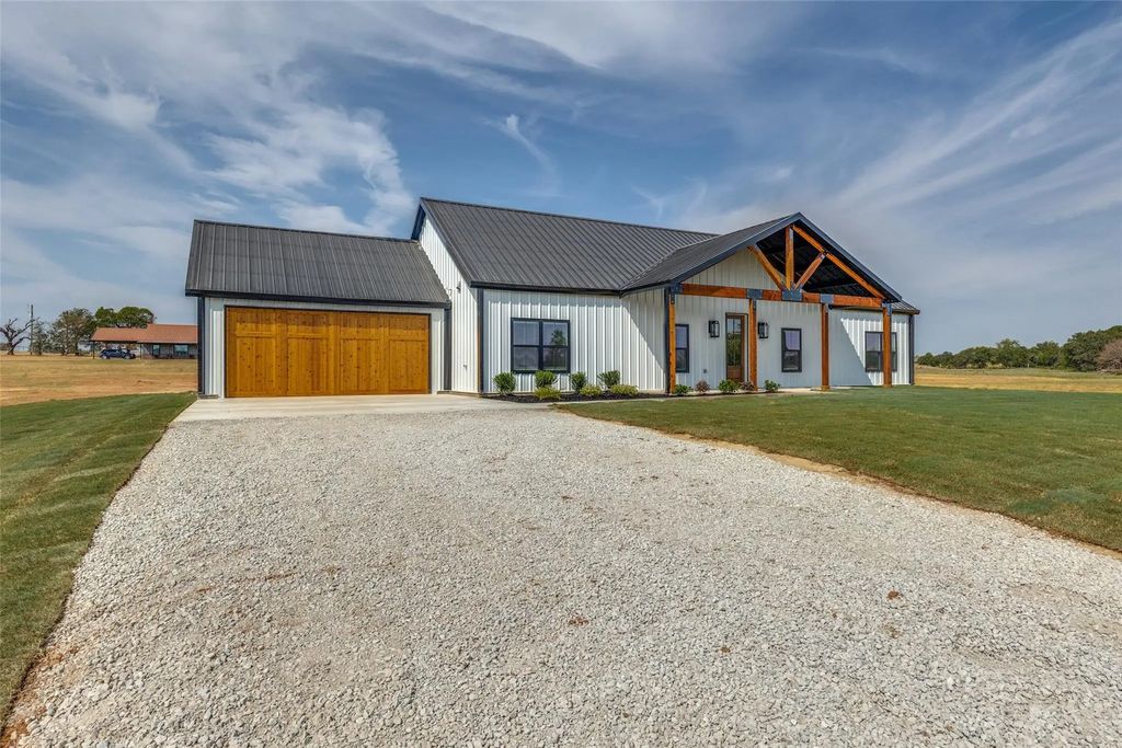 2485 Cottondale Road, Springtown