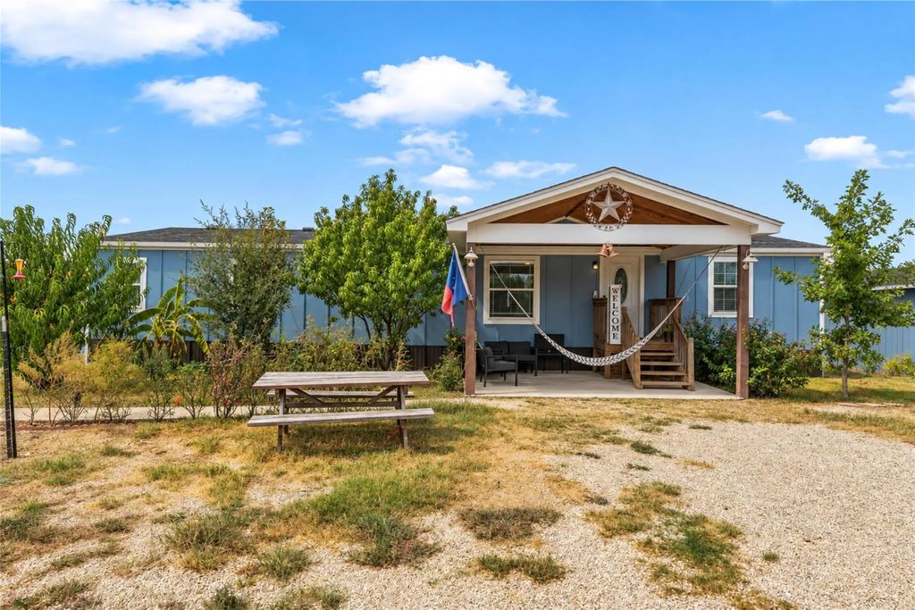 9312 S Lone Star Parkway, Moody