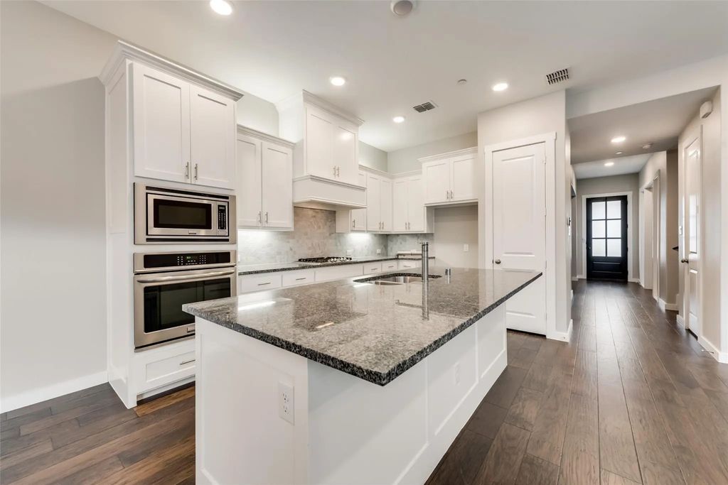 8712 Ice House Drive, North Richland Hills
