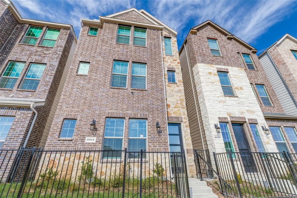 8825 Shoppers Lane, Plano