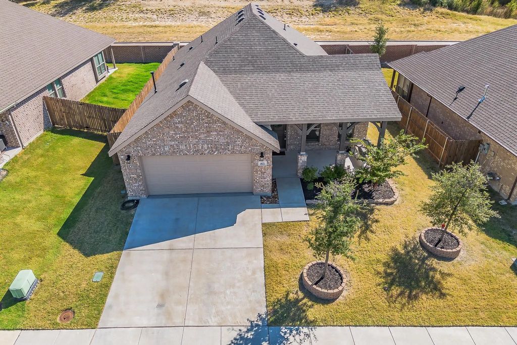1821 Abelia Lane, Weatherford