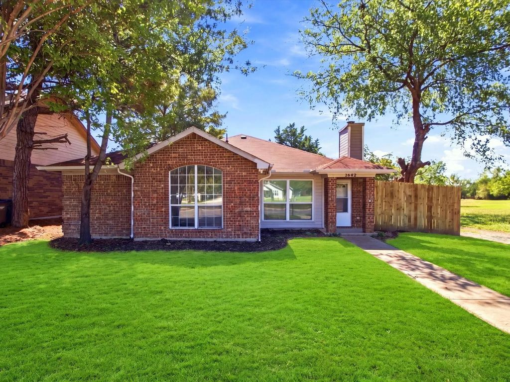 7562 John T White Road, Fort Worth