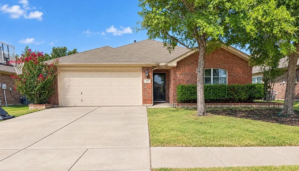 224 Spring Hollow Drive, Saginaw