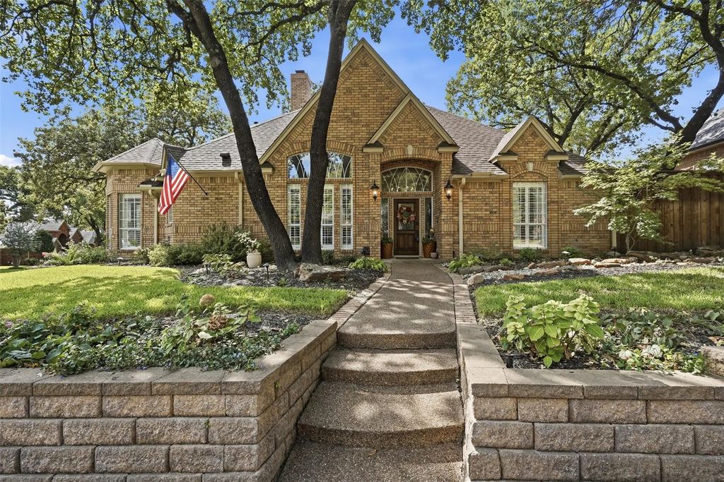924 Ridge Court, Keller