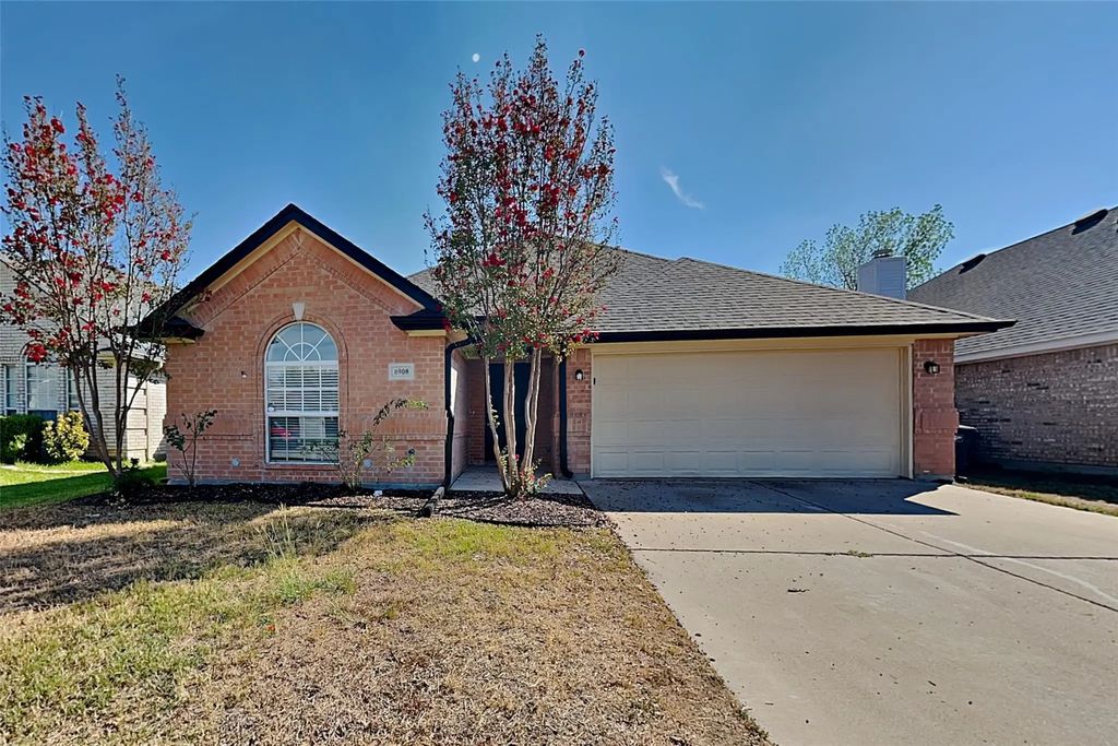8908 Saranac Trail, Fort Worth