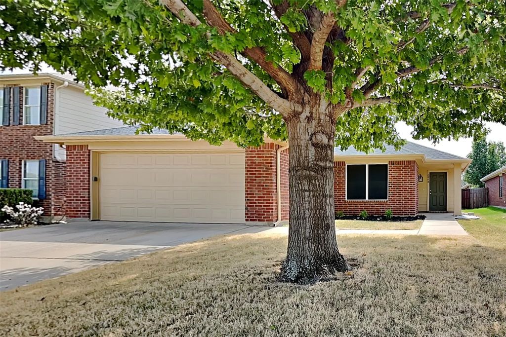 4848 Trail Hollow Drive, Fort Worth