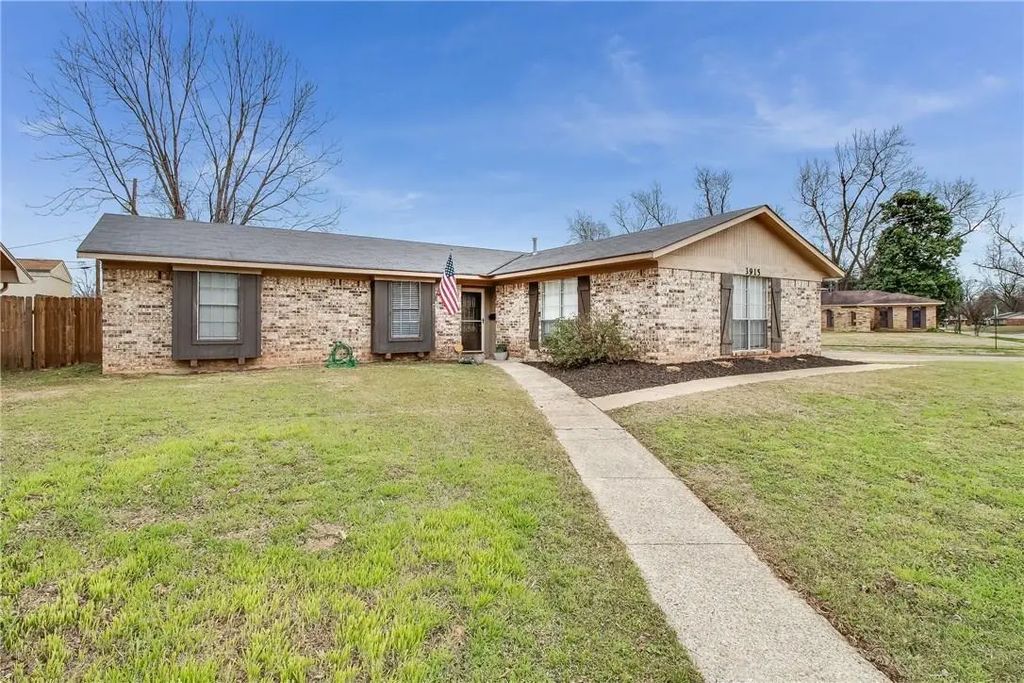 3915 Parkway Drive, Bossier City