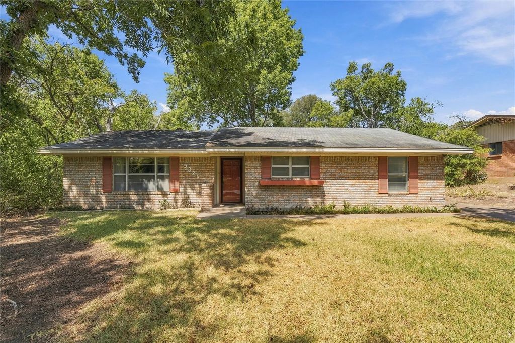 9325 Bryce Drive, Woodway