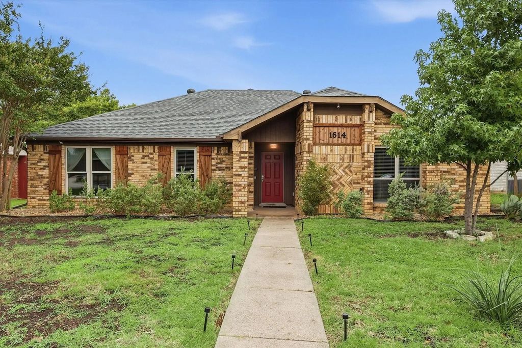 1614 Sunswept Terrace, Lewisville