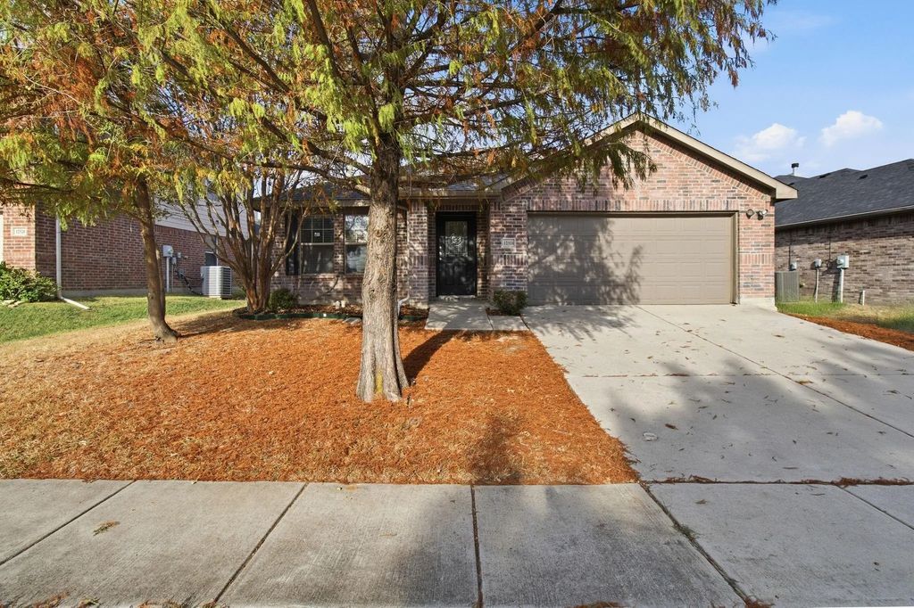 12516 Patnoe Drive, Fort Worth