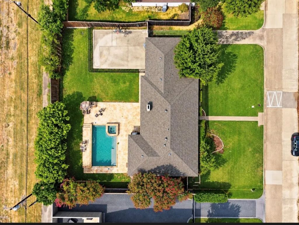 12315 Quincy Lane, Dallas
