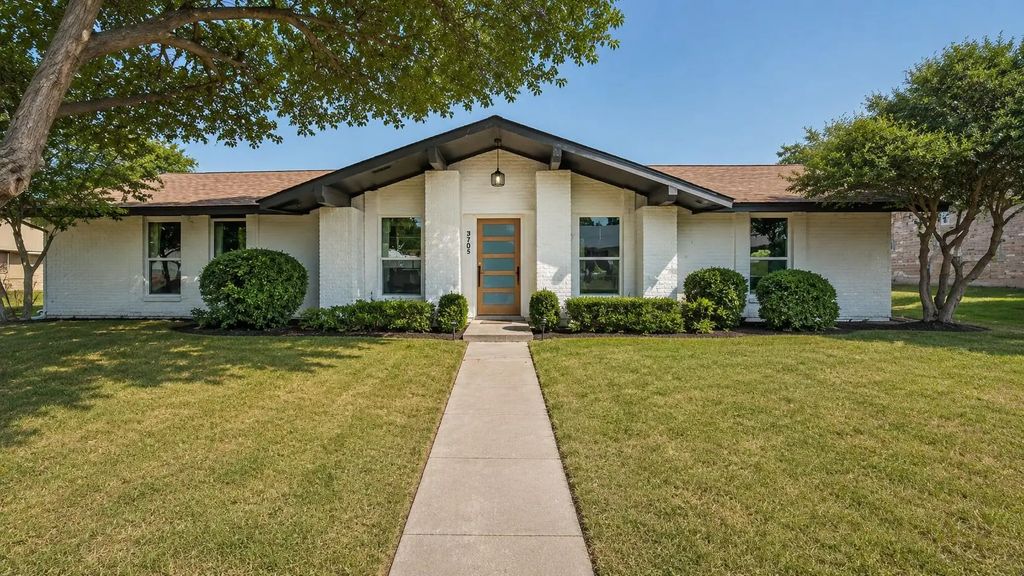 3757 Blue Trace Lane, Farmers Branch