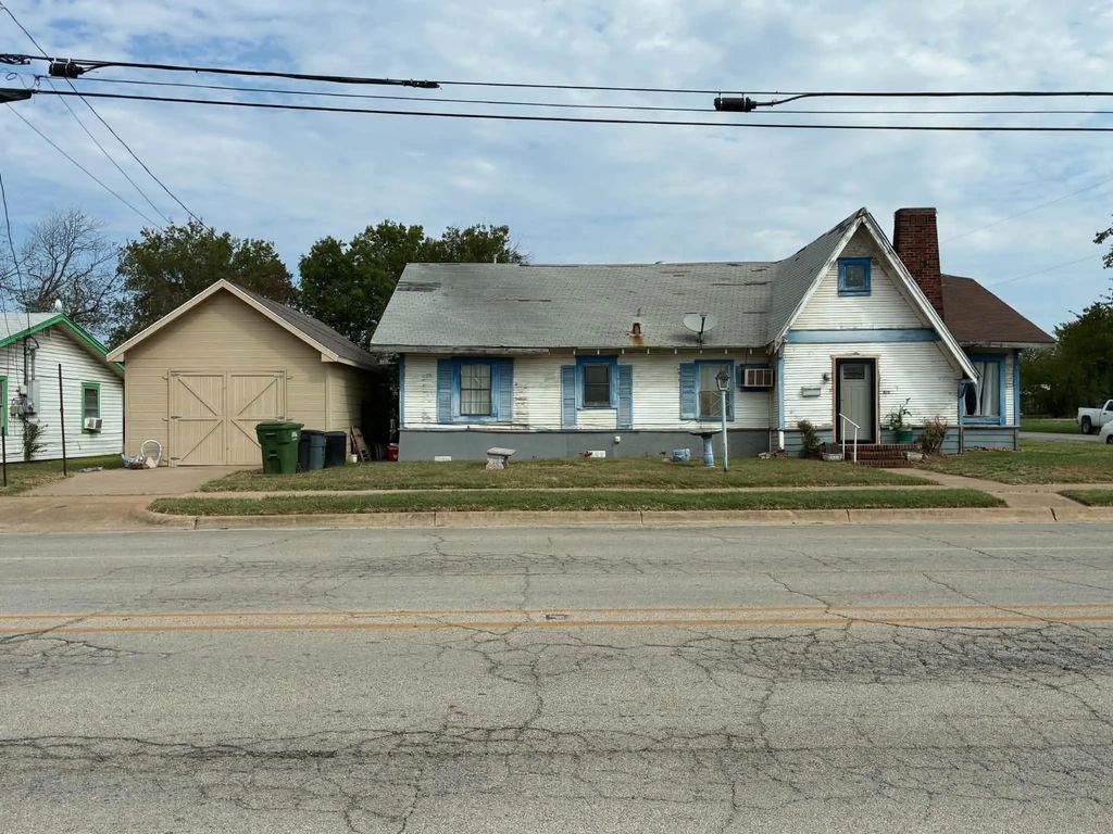 315 Martin Luther King Jr Street, Mineral Wells