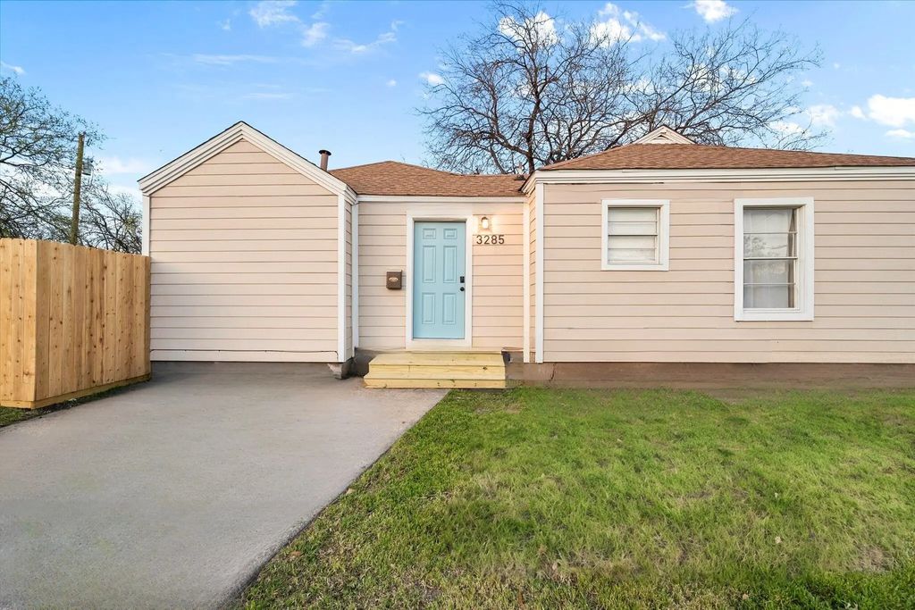 3285 Clover Lane Street, Fort Worth