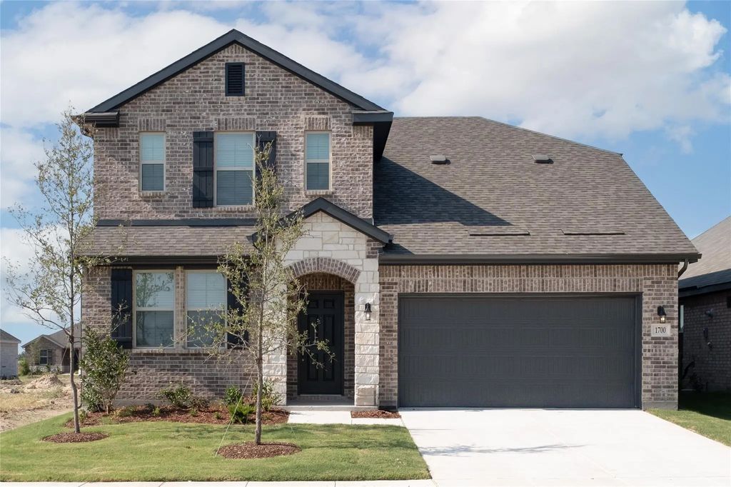 1700 Calanques Street, Royse City