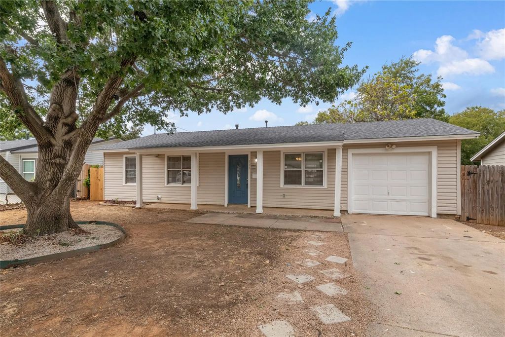 517 Aransas Drive, Euless