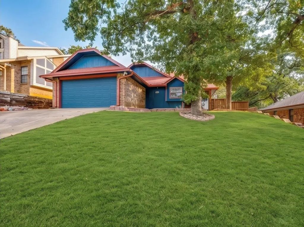 6406 Woods Edge Drive, Arlington