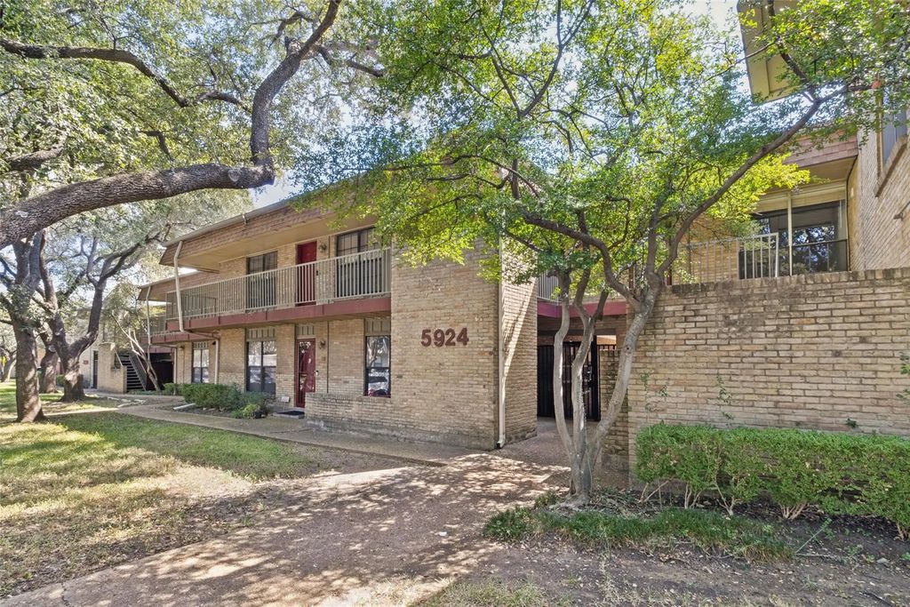 5924 Birchbrook Drive 203, Dallas