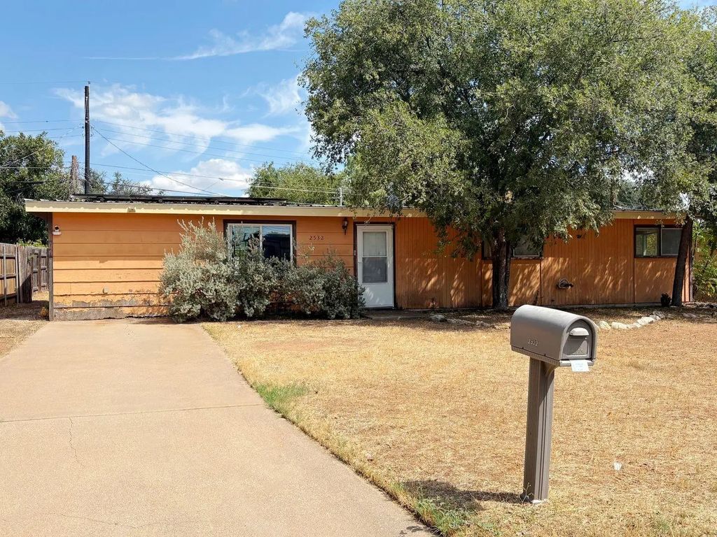 2532 A And M Avenue, San Angelo