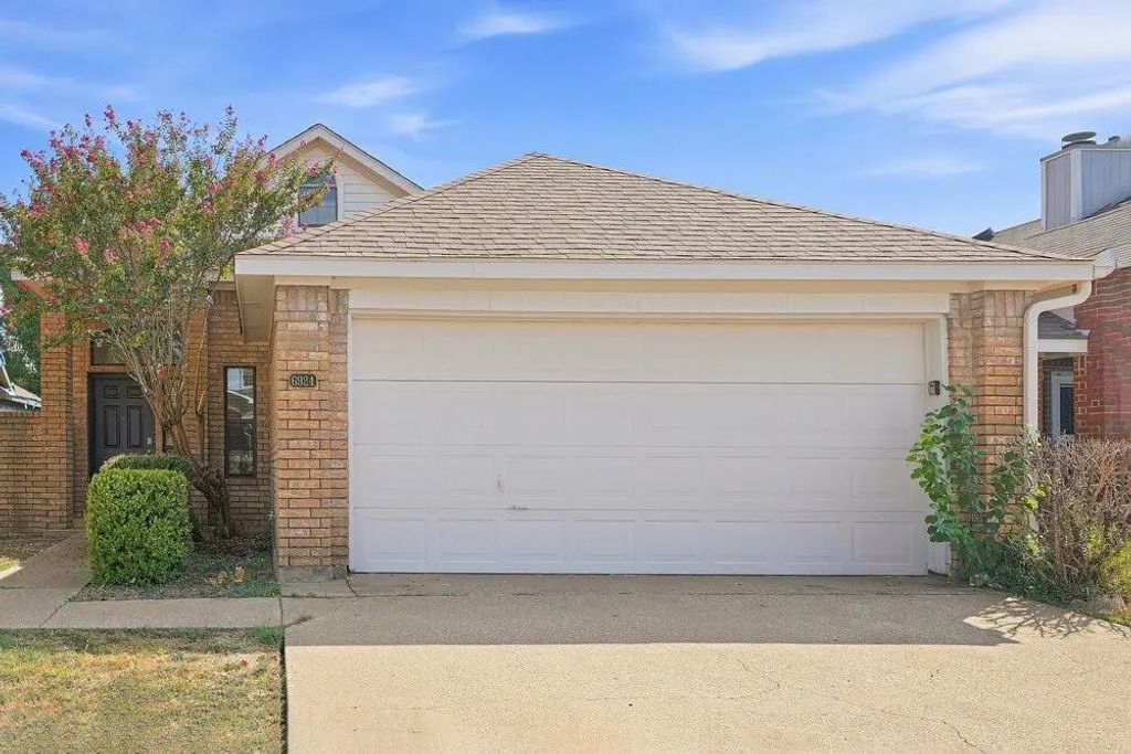 6924 Aston Drive, North Richland Hills