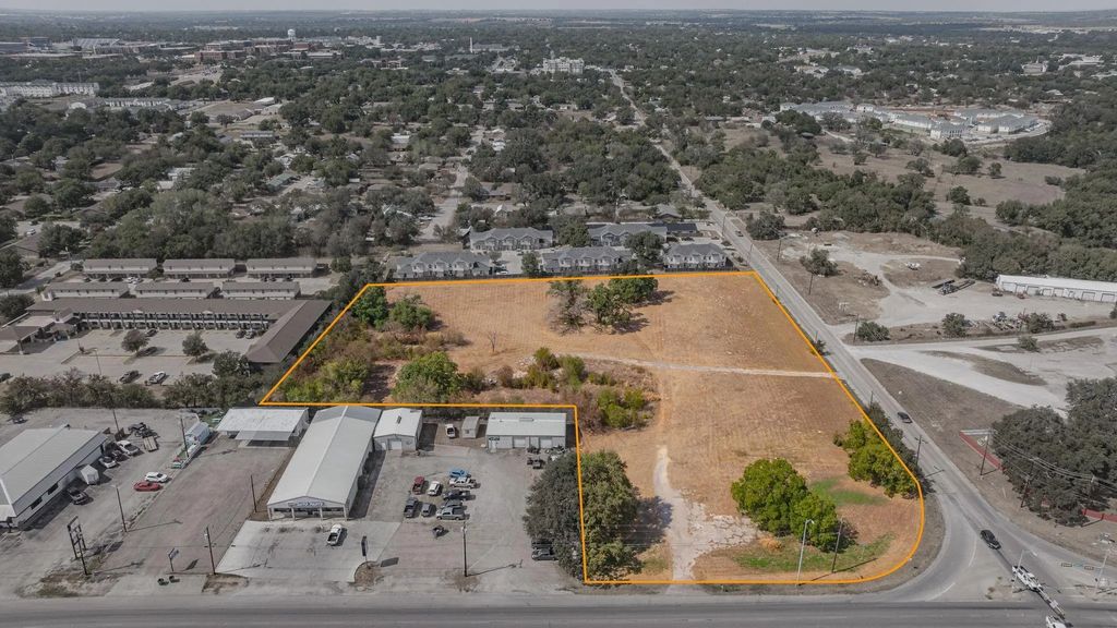 1303 W South Loop, Stephenville