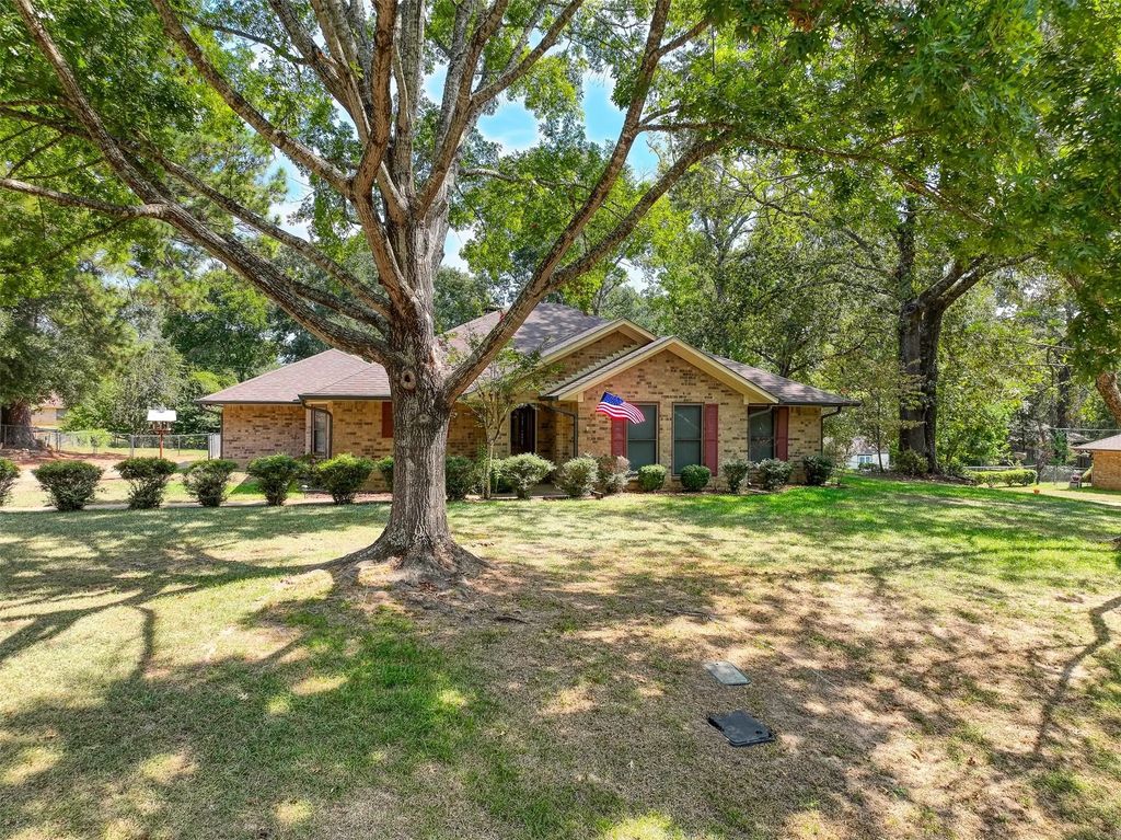 1690 An County Road 359, Palestine