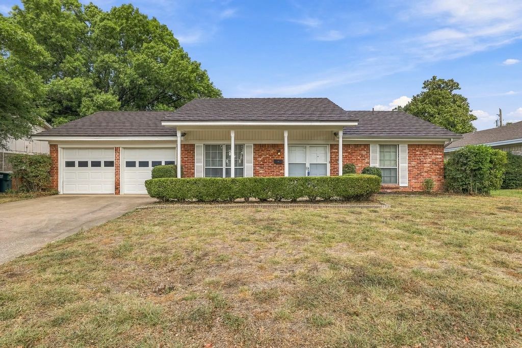 7259 Yolanda Drive, Fort Worth