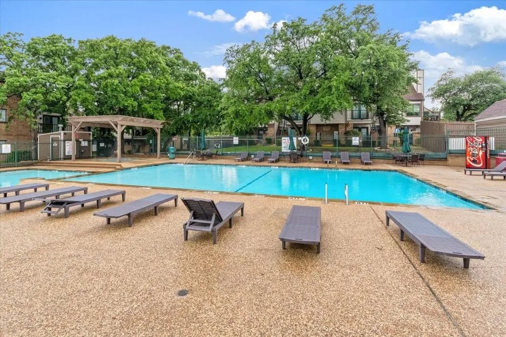 2309 Balsam Drive K213, Arlington