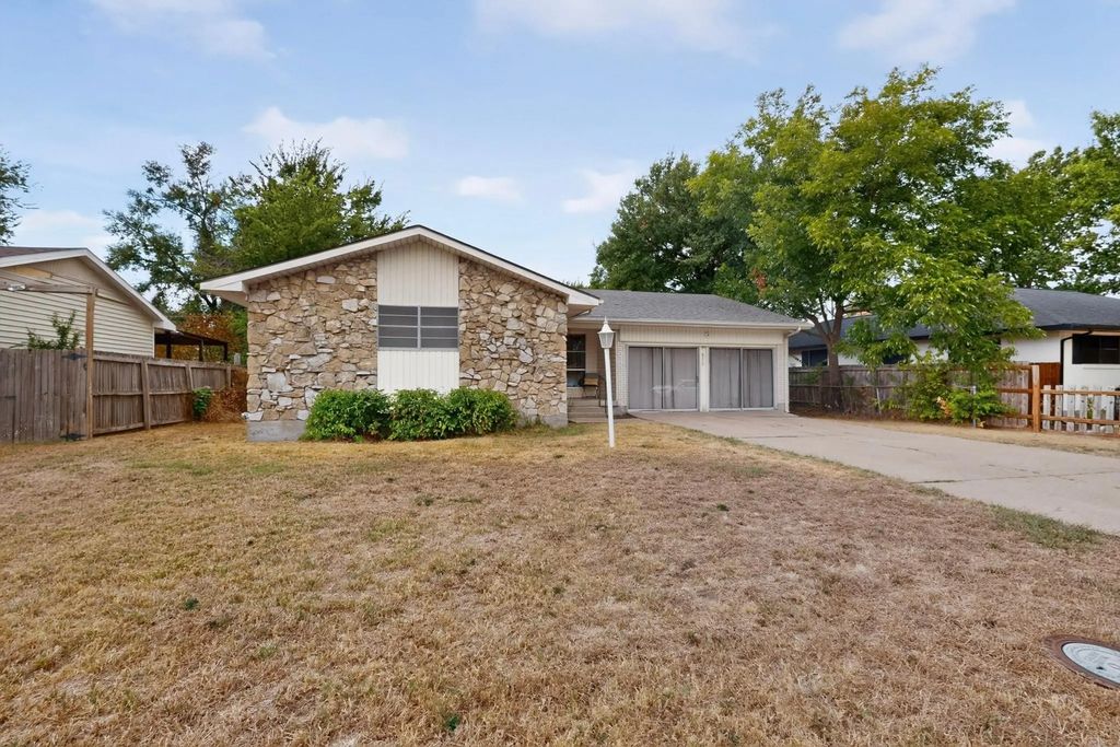 873 Beverly Drive, Terrell