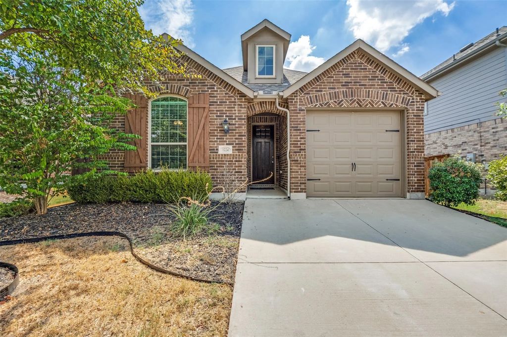 1224 Friesian Lane, Aubrey