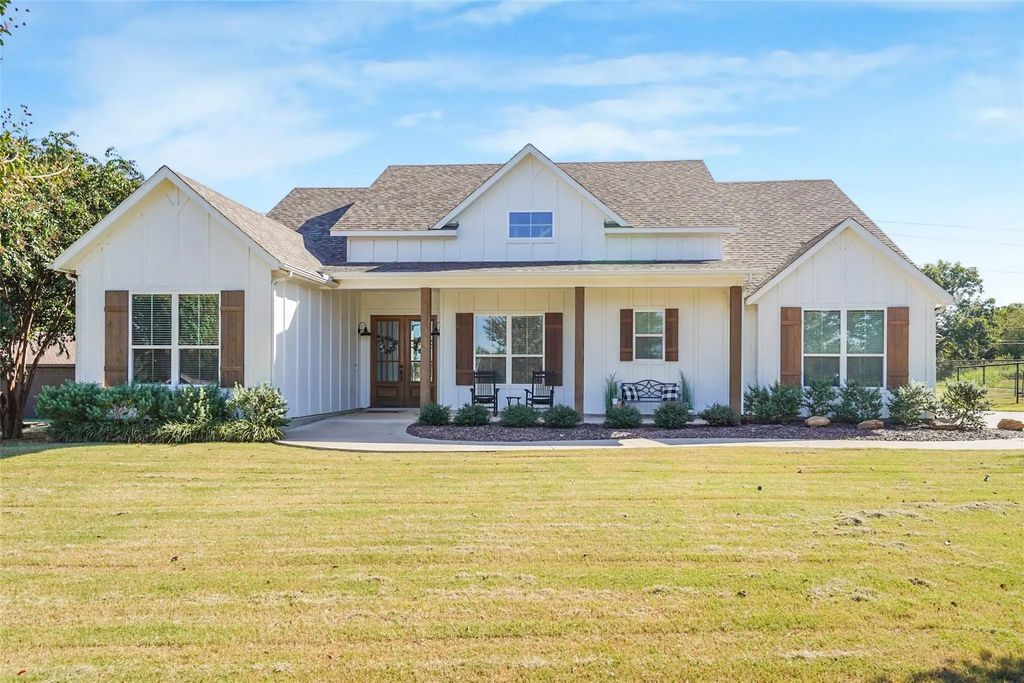 108 Southwood Drive, Burleson