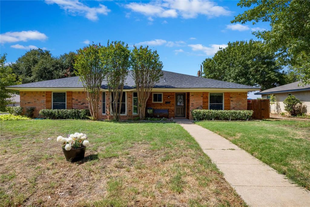 2004 Ford Street, Arlington