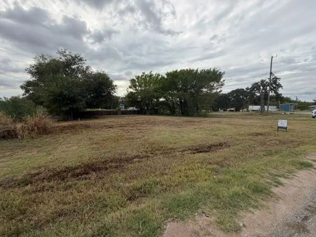 800 S Parkway Drive, Alvarado