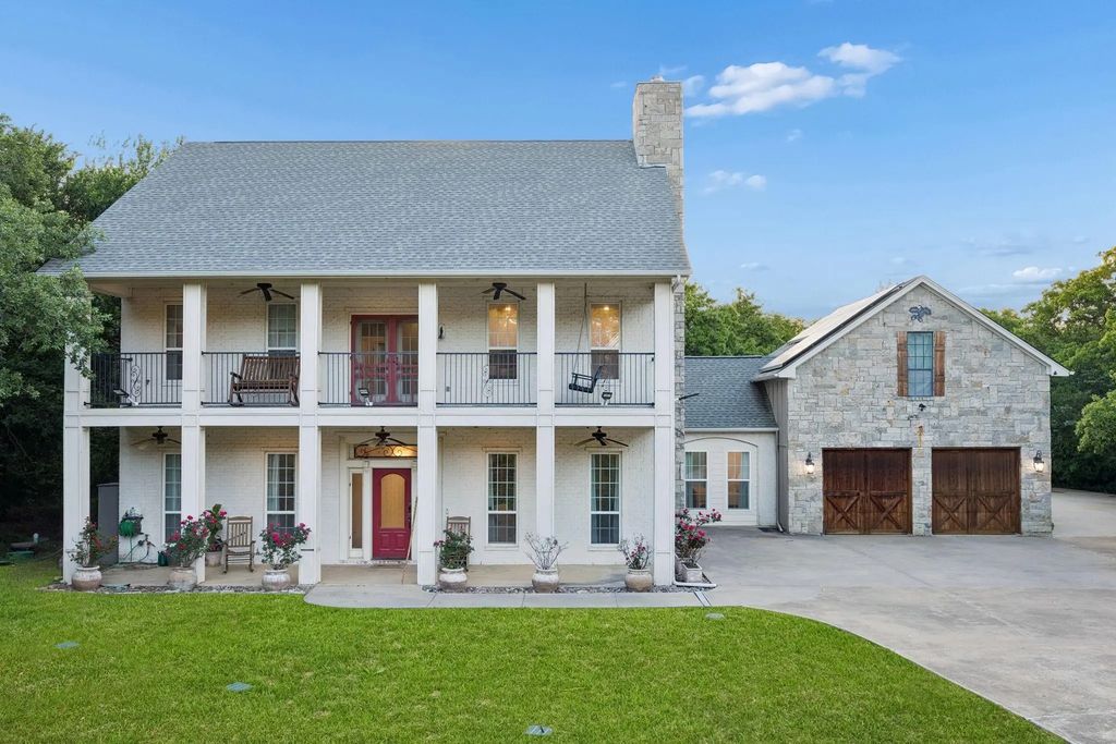 660 Alexandrite Drive, Oak Point