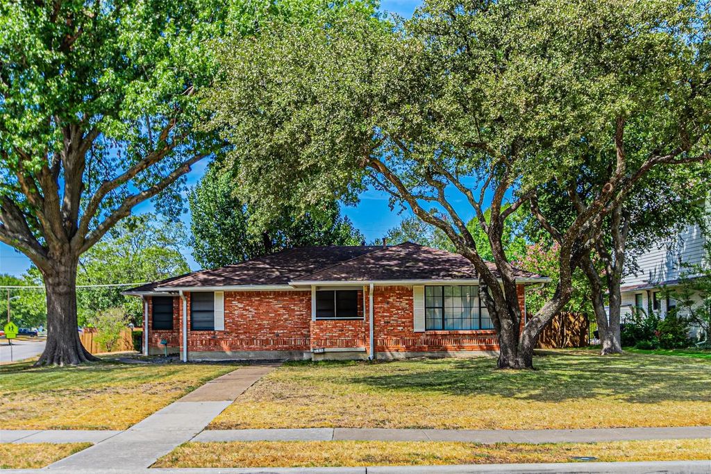 216 S Lois Lane, Richardson