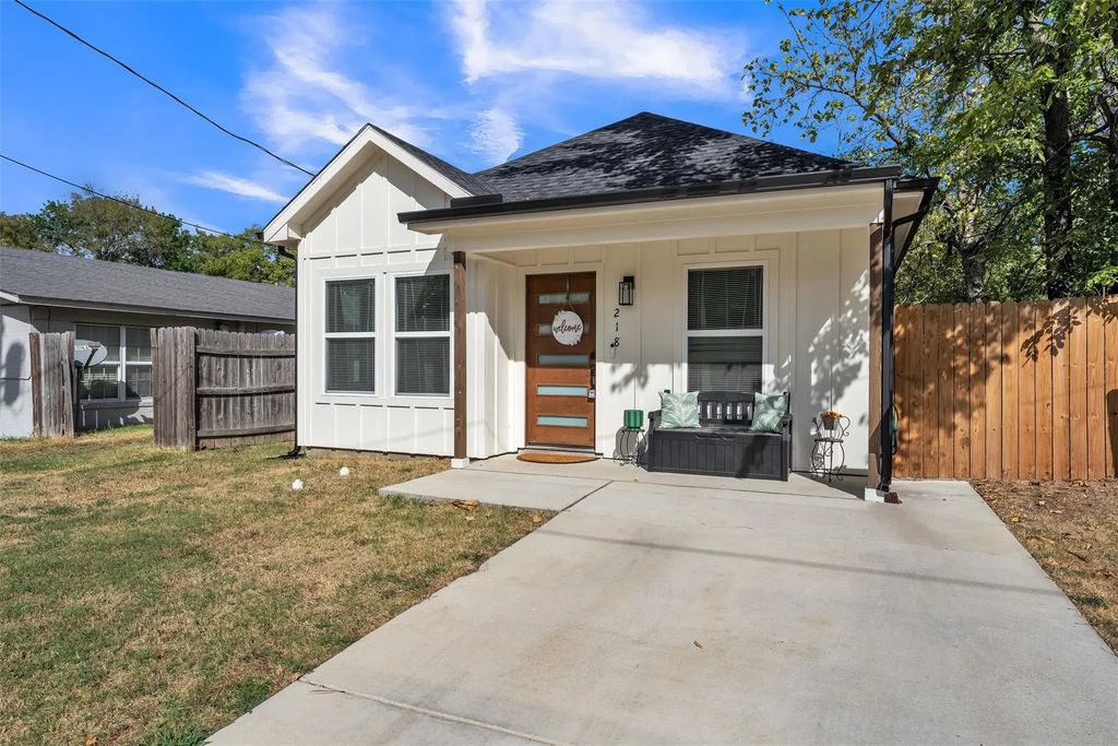 218 Locust Street S, Sulphur Springs