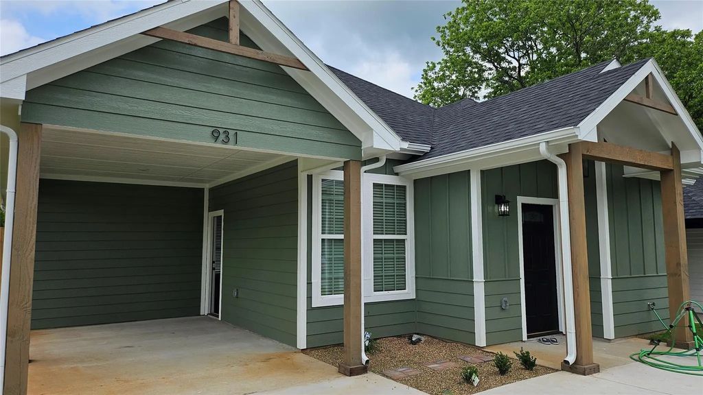 931 W Elm Street, Denison