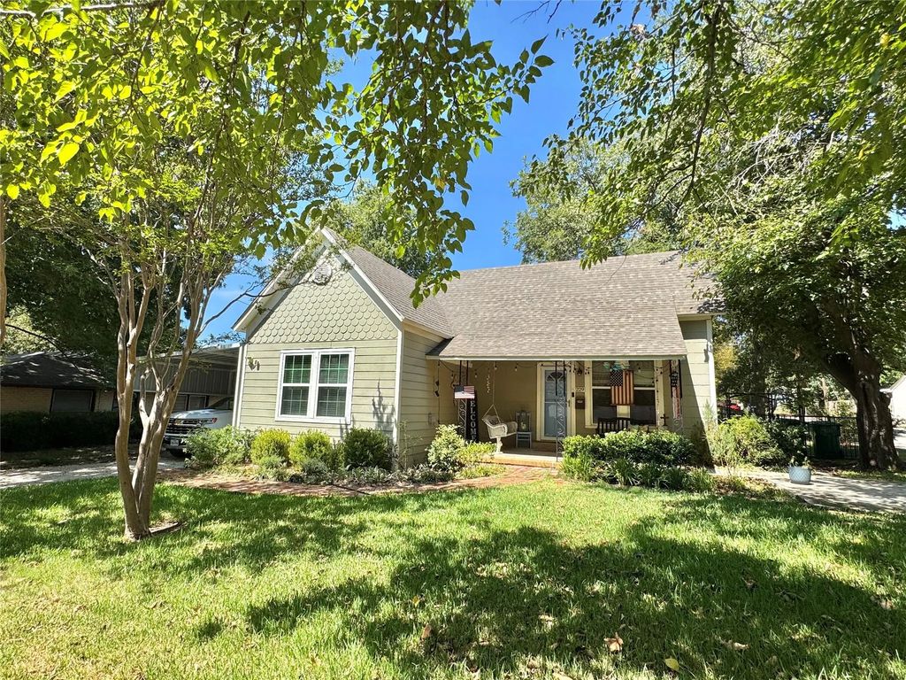 229 E Tennie Street, Gainesville