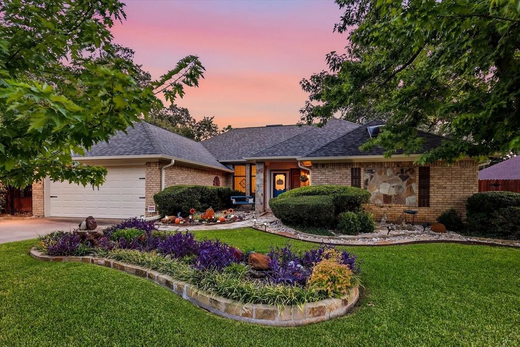 707 Glenn Drive, Euless