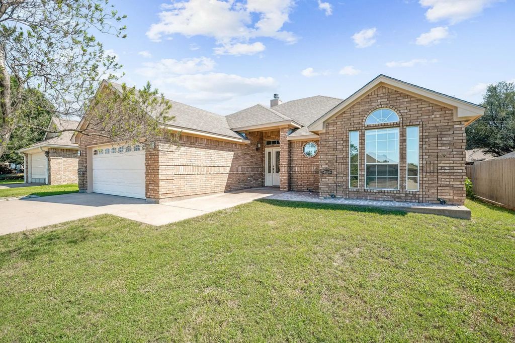 320 Midnight Shadow, Stephenville