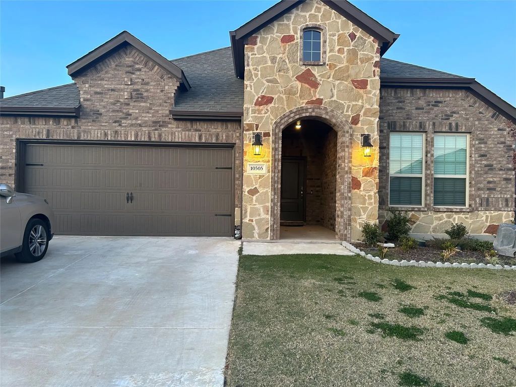 10505 Twisting Springs Drive, Aubrey