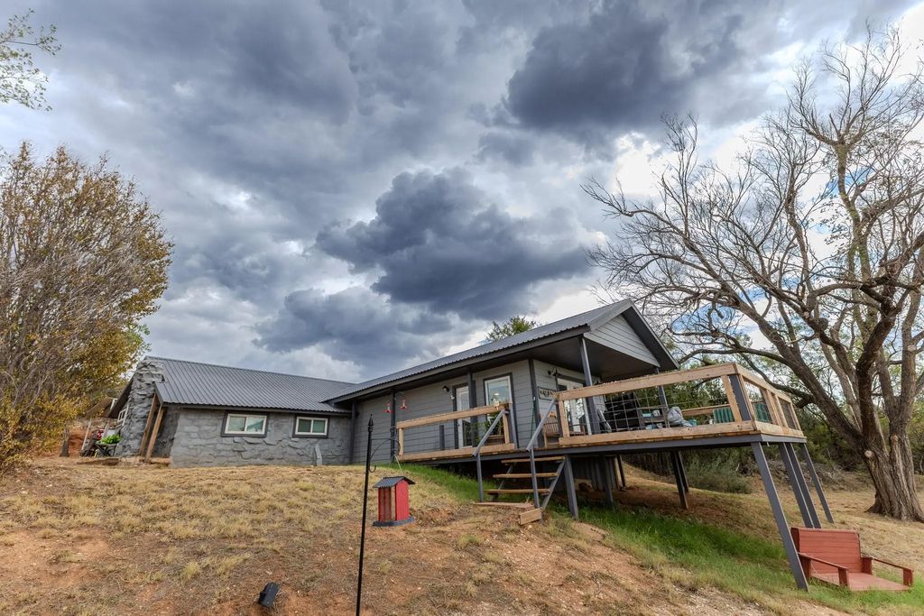 465 County Road 252, Sweetwater