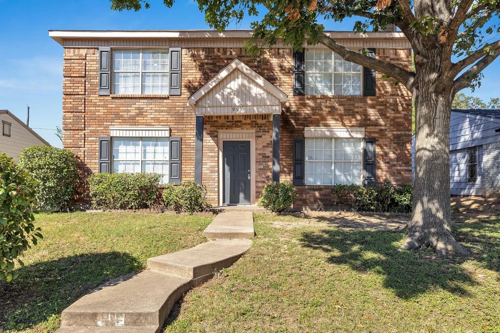 919 Sumac Drive, Dallas