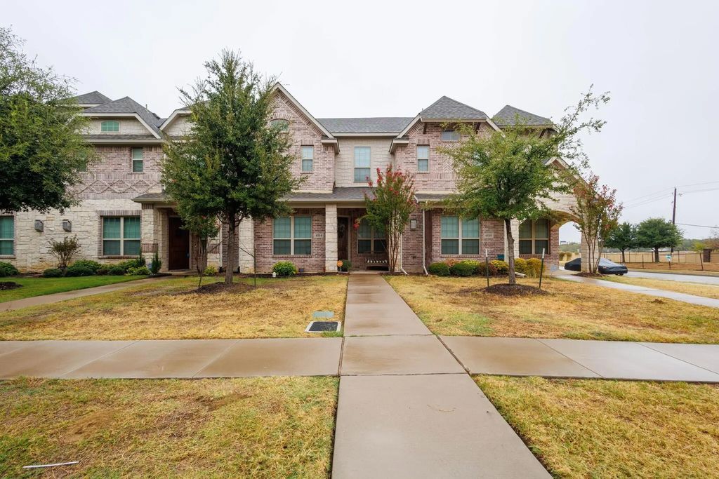 4814 Empire Way, Irving